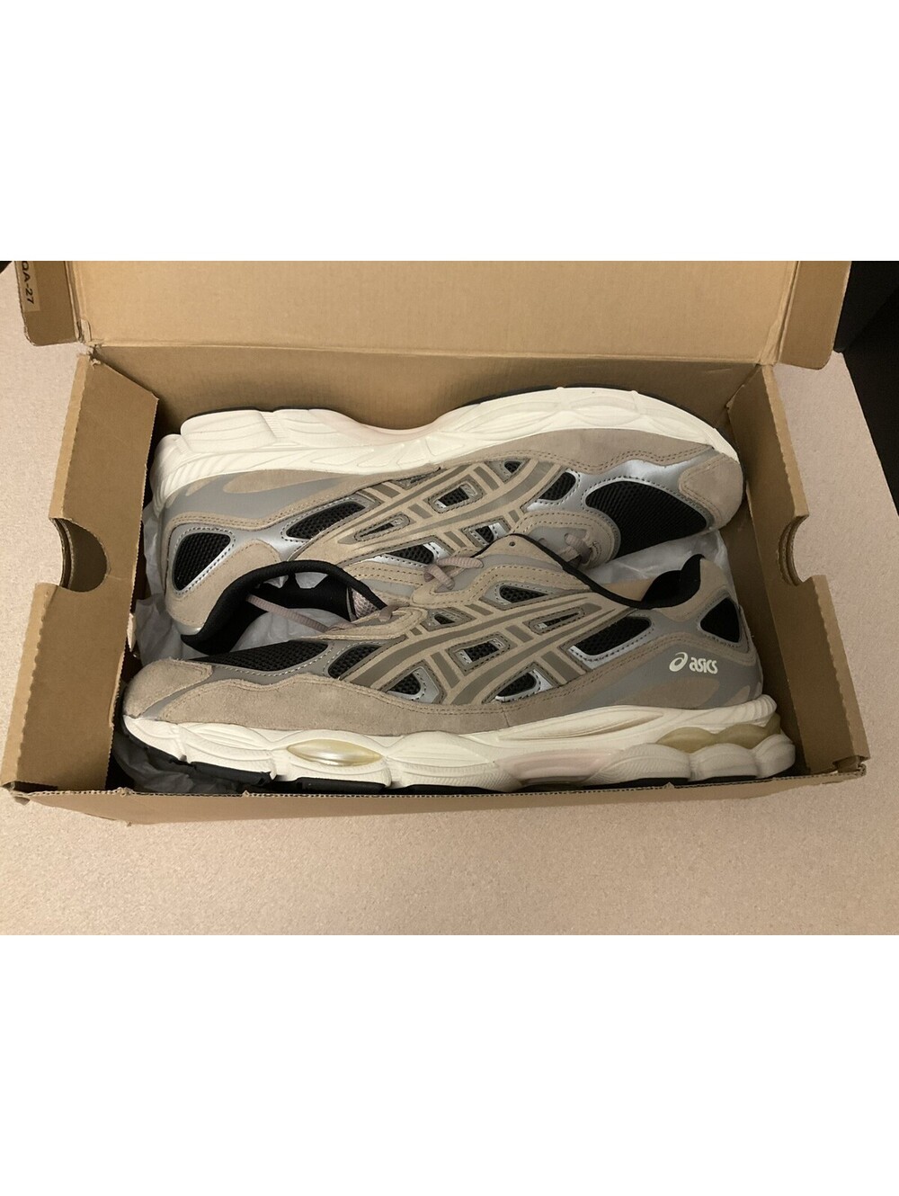 New! Mens Asics Gel NYC Black/Greige Athletic Shoes. Size 13. Awesome Shoes! - Picture 2 of 10